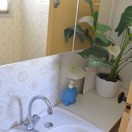 Apartment Studio Avec Mezzanine Et Parking A 500m Du Centre Du Cap D'agde - Fr-1-249-353 Agde