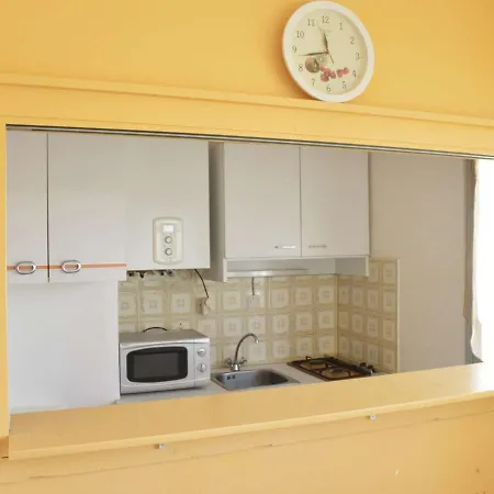 Studio Avec Mezzanine Et Parking A 500m Du Centre Du Cap D'agde - Fr-1-249-353 Agde